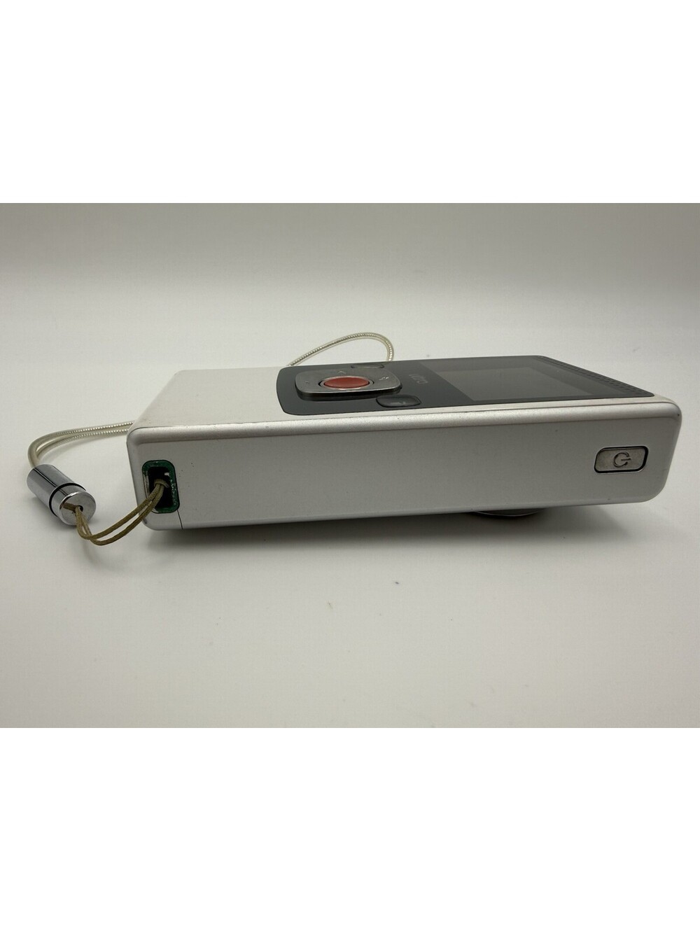 Flip UltraHD Video Camera (Not Tested) - Picture 4 of 8